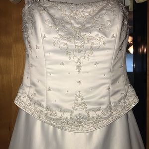 Size 10 wedding dress (strapless)